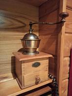 Antieke handmatige koffiemolen, box grinder, Antiek en Kunst, Ophalen