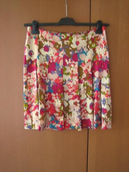 Romantisch gebloemd zijden rokje TALKING FRENCH 36 snazzeys, Kleding | Dames, Rokken, Nieuw, Maat 36 (S), Overige kleuren, Onder de knie
