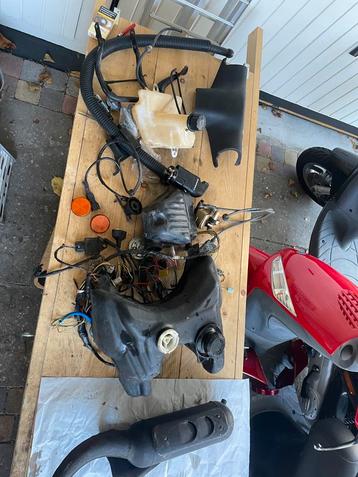 diverse peugot vivacity onderdelen beschikbaar voor biedingen