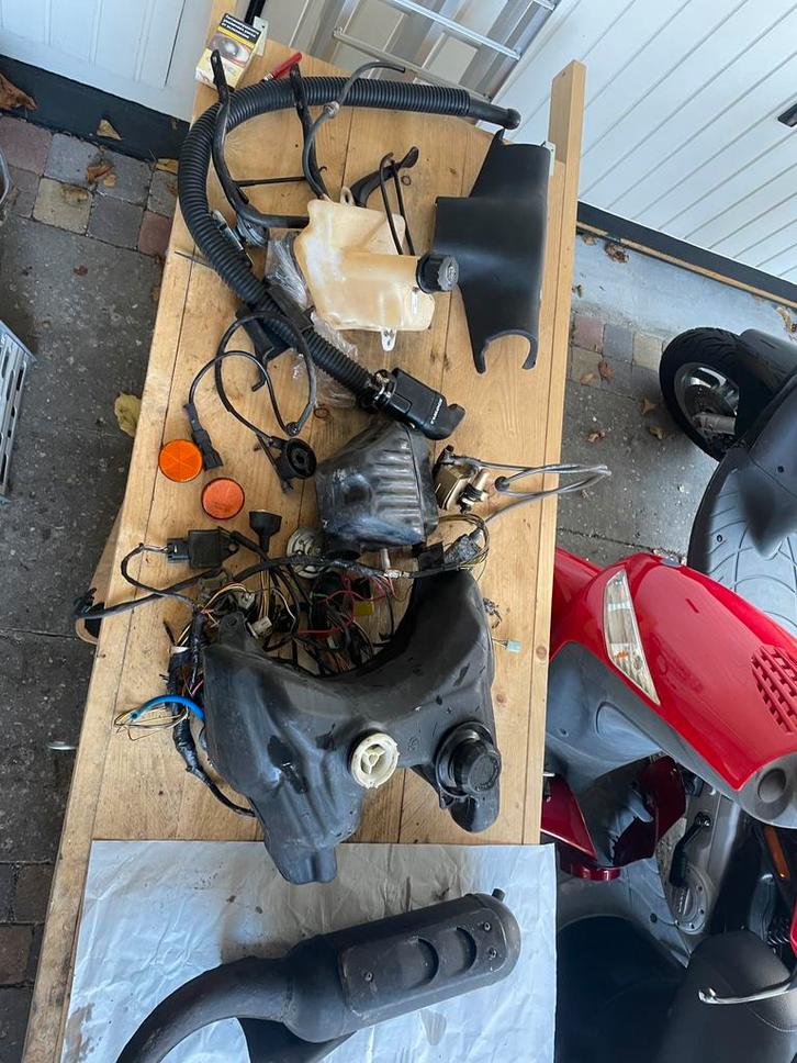 diverse peugot vivacity onderdelen, Fietsen en Brommers, Brommeronderdelen | Scooters, Gebruikt, Peugeot, Overige typen, Ophalen of Verzenden