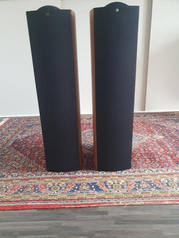 Kef Q5 vloerstaande speakers beschikbaar voor biedingen