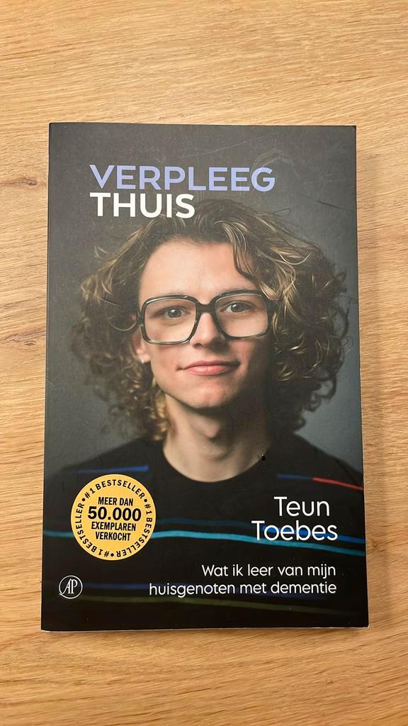 Teun Toebes - VerpleegThuis, Boeken, Overige Boeken, Gelezen, Ophalen of Verzenden