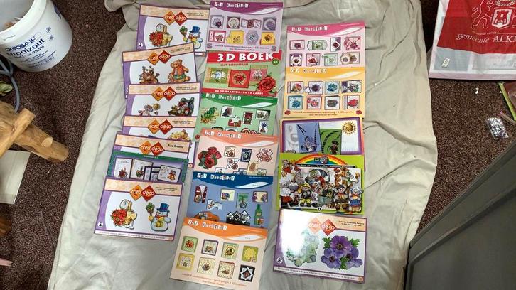 Card deco boekjes incl de knipvellen 17 boekjes, Hobby en Vrije tijd, Kaarten | Zelf maken, Nieuw, Overige typen, Overige thema's