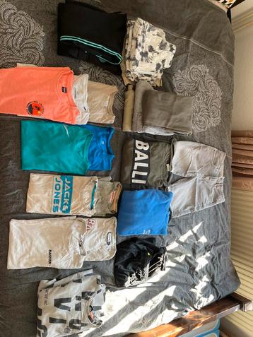 Kinder kleding maat 152-164 beschikbaar voor biedingen