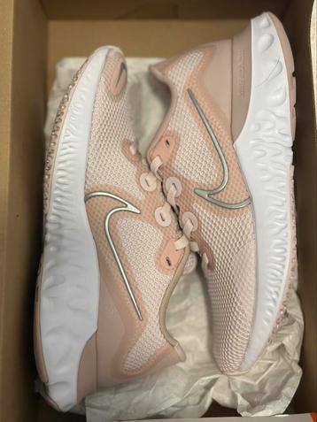 Nike hardloopschoenen (38) beschikbaar voor biedingen