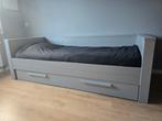 Woood 1p bed(bank) Dennis betongrijs incl lade,lattenbodem, Ophalen, 85 tot 100 cm, Gebruikt, Lattenbodem