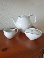 servies: Theepot, suikerpot, melkkan, Gebruikt, Ophalen