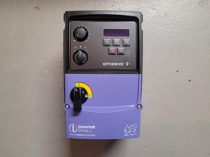 Invertek frequentieregelaar voor  1~230V motoren 0,75kW, Hobby en Vrije tijd, Elektronica-componenten, Nieuw, Ophalen of Verzenden