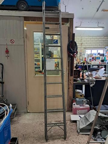 Uitschuifbare Ladder beschikbaar voor biedingen