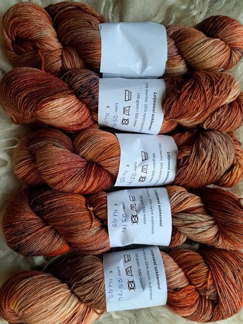 handgeverfde merino sokkenwol superwash, Hobby en Vrije tijd, Breien en Haken, Nieuw, Breien of Haken, Wol of Garen, Ophalen of Verzenden