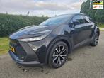 Toyota C-HR 1.8 Hybrid 140 Dynamic, Carplay, Clima, Nieuwsta, Stof, 725 kg, 4 cilinders, Zwart
