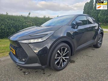 Toyota C-HR 1.8 Hybrid 140 Dynamic, Carplay, Clima, Nieuwsta beschikbaar voor biedingen