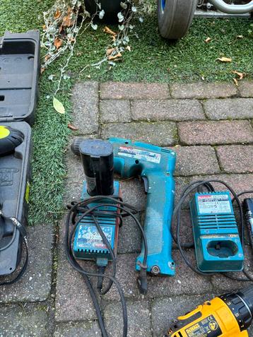 Oude Kapotte Accu's - Onderdelen/Reparatie beschikbaar voor biedingen