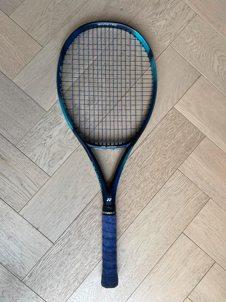 Yonex EZONE 98 - 270 gram Grip 2, Sport en Fitness, Tennis, Zo goed als nieuw, Racket, Overige merken, L2, Ophalen of Verzenden