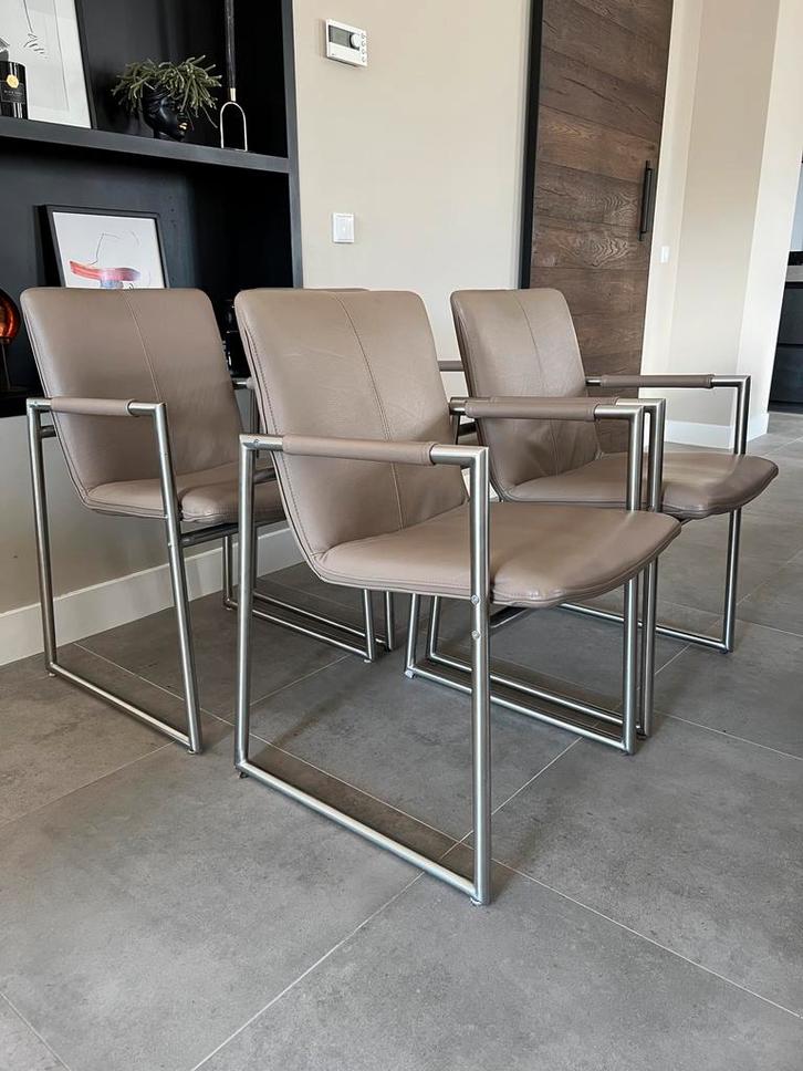 Vier taupe leder Henders & Hazel “the Frame” design stoelen., Huis en Inrichting, Stoelen, Zo goed als nieuw, Vijf, Zes of meer stoelen