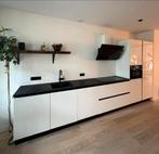 Strakke witte hoogglans keuken met Bosch inbouwapparatuur, Ophalen, Zo goed als nieuw, Wit