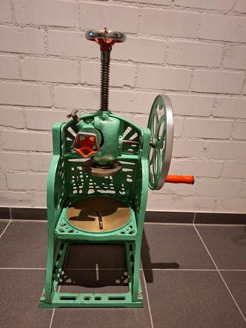 IJsschraper ijsraspmachine gietijzer retro USA ijs brocante beschikbaar voor biedingen