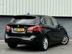 BMW 2-serie Active Tourer 216d Corporate Lease Essential LED, Auto's, BMW, Voorwielaandrijving, Stof, Gebruikt, Zwart