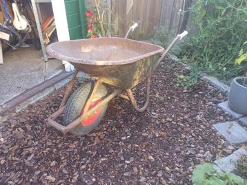 Robuuste kruiwagen - voor tuin of bouw beschikbaar voor biedingen