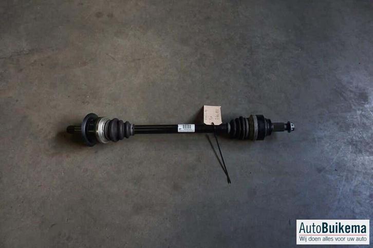 Origineel BMW 1-Serie F20 Aandrijfas links, Auto-onderdelen, Transmissie en Toebehoren, BMW, Gebruikt, Ophalen of Verzenden