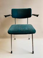 Gispen stoel 1235 met armleggers , opknapper, Huis en Inrichting, Stoelen, Gebruikt, Ophalen of Verzenden, Metaal, Gispen