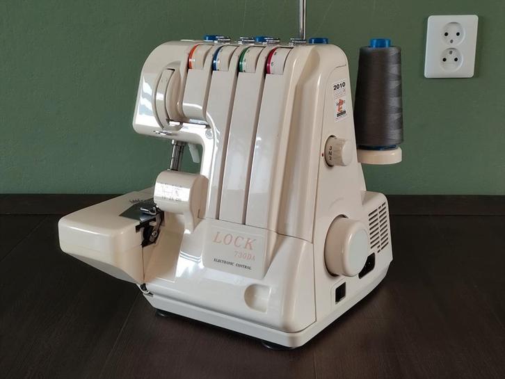 Pfaff Lock 730DA lockmachine zeer compleet, Hobby en Vrije tijd, Naaimachines en Toebehoren, Gebruikt, Lockmachine, Pfaff, Ophalen of Verzenden
