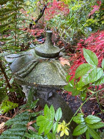 Japanse Stenen Lantaarn Tuin Decoratie beschikbaar voor biedingen