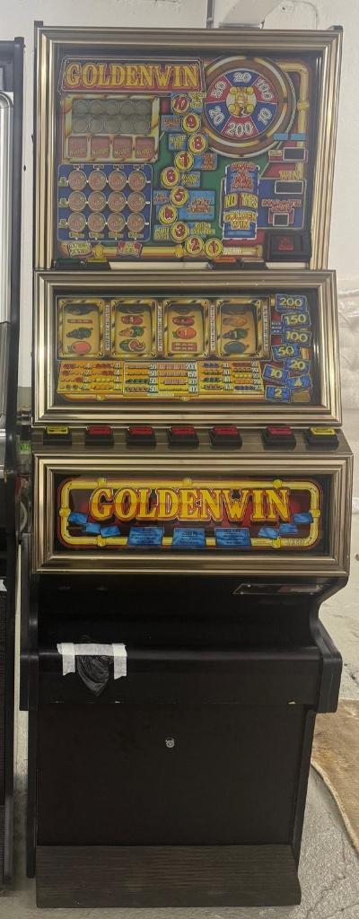 Goldenwin gokkast, Verzamelen, Automaten | Gokkasten en Fruitautomaten, Gebruikt, Euro, Met sleutels, Ophalen