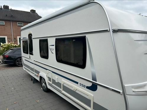 Fendt Opal 550, Caravans en Kamperen, Caravans, Particulier, tot en met 4, 1250 - 1500 kg, Rondzit, Fendt, 2 aparte bedden, Airco
