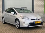Toyota Prius 1.8 Dynamic Business ECC/CAMERA/NAP, Origineel Nederlands, Emergency brake assist, Te koop, Zilver of Grijs