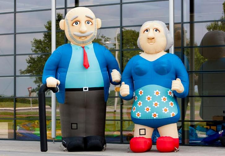 Echtpaar 12,5 / 25 / / 40 / 50 jarig huwelijk 3,5 meter hoog, Hobby en Vrije tijd, Feestartikelen | Verhuur, Nieuw, Geboorte of Huwelijk