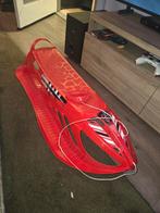 Rode kunstof slee ,weinig gebruikt in goede staat, Ophalen, Zo goed als nieuw