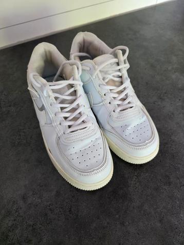 Nike air schoenen wit 39 beschikbaar voor biedingen