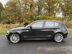 BMW 1-Serie 1.6 116I 5DR 2008 Zwart, Auto's, 1-Serie, 4 cilinders, 1200 kg, Particulier