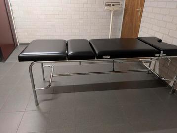 massagetafel  beschikbaar voor biedingen