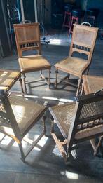Gratis Antieke Stoelen - 6 Stuks - Opknappers, Antiek en Kunst, Antiek | Meubels | Stoelen en Banken, Ophalen