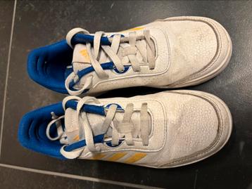 Adidas sneakers mt 34 wit blauw zgan beschikbaar voor biedingen