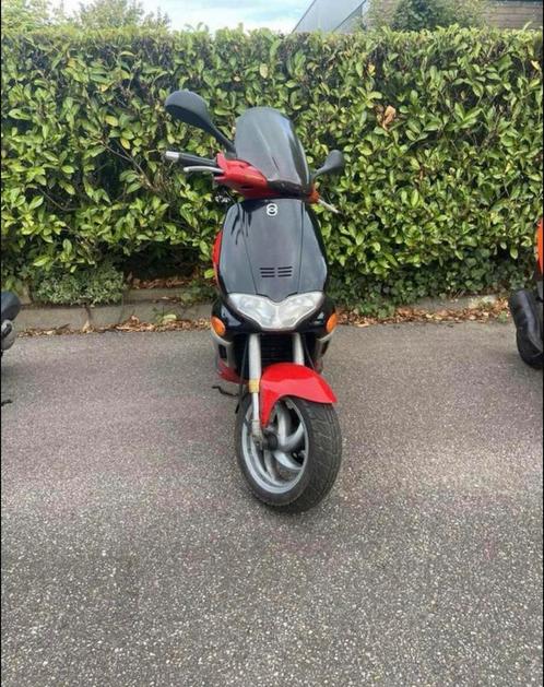 Gilera runner 125 fxr, Fietsen en Brommers, Scooters | Piaggio, Zo goed als nieuw, Overige modellen, Ophalen