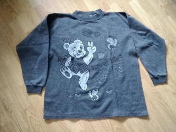 Grijze trui met teddybeer print beschikbaar voor biedingen