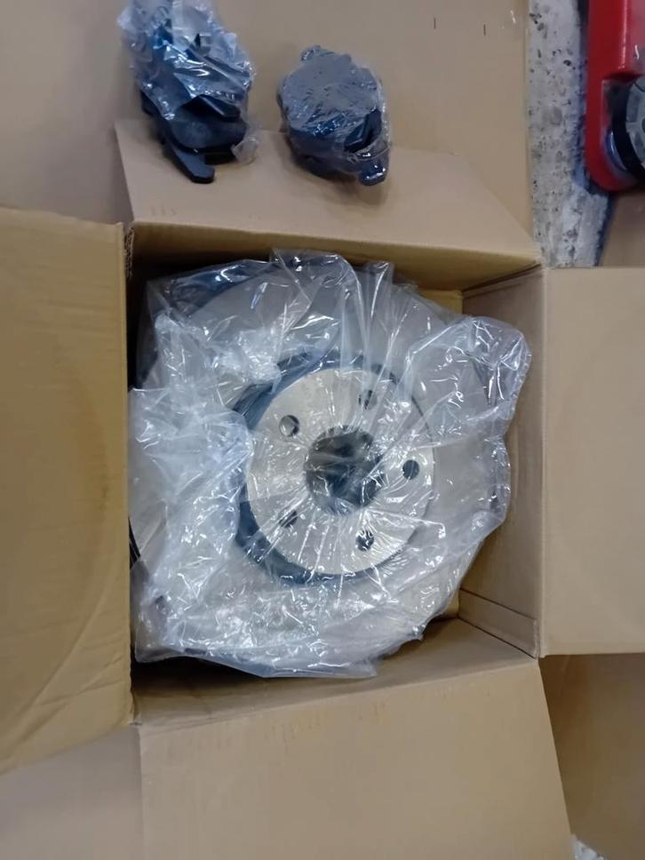 Set remschijven Ford 5x108/onderdelen kever/Kangoo, Auto-onderdelen, Banden en Velgen, Band(en), All Season, 16 inch, 215 mm, Nieuw