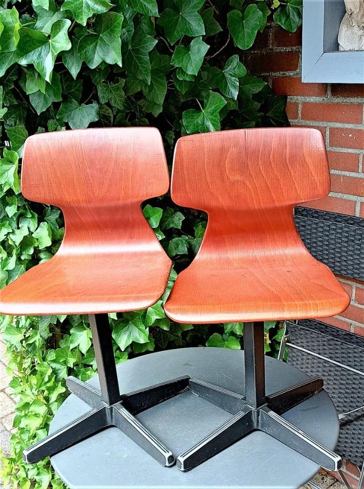 2 kinderstoeltjes gefabriceerd bij Galvanitas Oosterhout 60s, Kinderen en Baby's, Kinderkamer | Tafels en Stoelen, Gebruikt, Stoel(en)