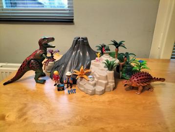 Dino's met vulkaan van Playmobil beschikbaar voor biedingen