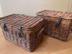 Twee rieten manden met deksel en leren riempjes, Ophalen, Overige materialen, Gebruikt, 50 tot 100 cm