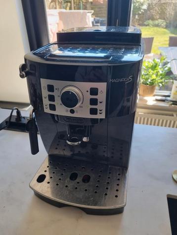 Delonghi magnifica s vol automatische koffiebonen machine beschikbaar voor biedingen