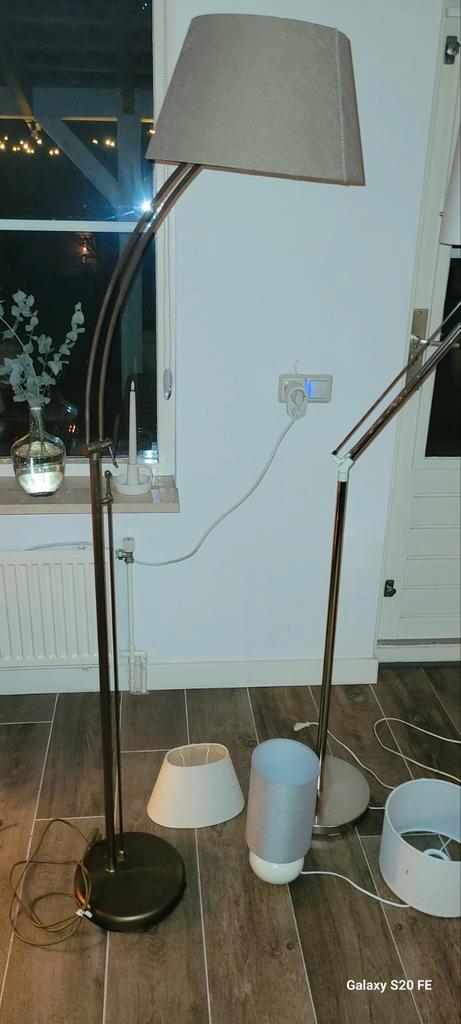 Stijlvolle Staande Lamp en kappen., Huis en Inrichting, Lampen | Vloerlampen, Gebruikt, 150 tot 200 cm, Metaal, Stof, Ophalen