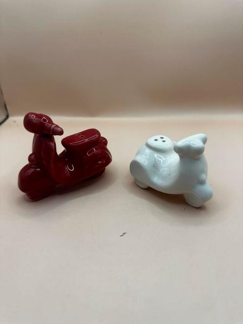 Keramiek peper- en zoutstel in Vespa scooter vorm, Huis en Inrichting, Keuken | Keukenbenodigdheden, Zo goed als nieuw, Ophalen of Verzenden