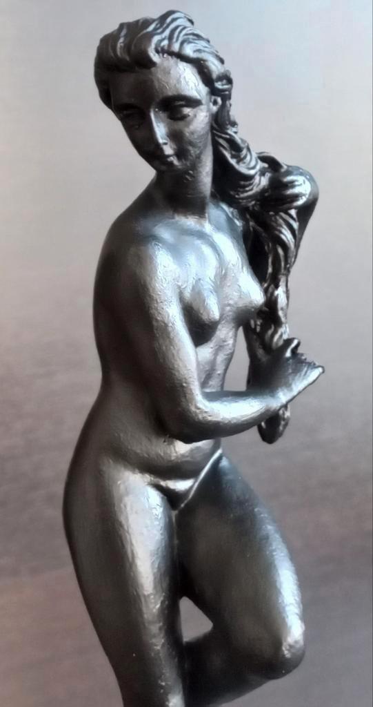 Zwarte vrouw beeld sculpture één klassieke figuur, Verzamelen, Beelden en Beeldjes, Mens, Ophalen of Verzenden