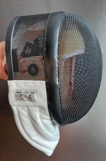 Schermmasker voor
volwassenen degen beschikbaar voor biedingen