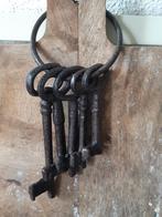 Landelijke ring met (sier/decoratie)sleutels ,stoer brocante, Ophalen of Verzenden