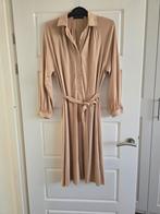 Te koop beige damesjurk, merk Louis Feraud, maat 42. Jurk is, Kleding | Dames, Beige, Maat 42/44 (L), Ophalen of Verzenden, Zo goed als nieuw